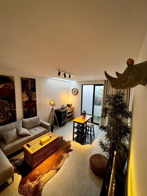 Onyx Apartment